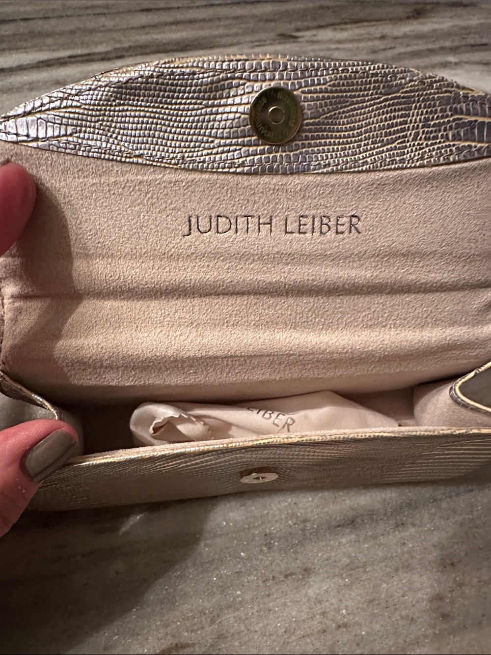 JUDITH LEIBER EYEGLASS CASE/CLUTCH - Picture 4 of 6